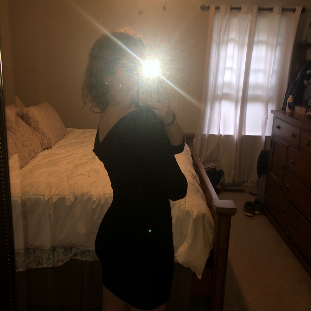 Tight fitting, sparkling, black formal dress 👗✨❤️